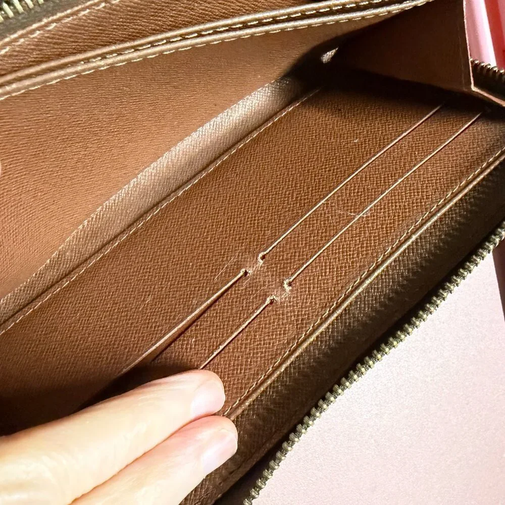 Louis Vuitton Monogram Zippy Wallet CA0029 - Picture 11 of 16